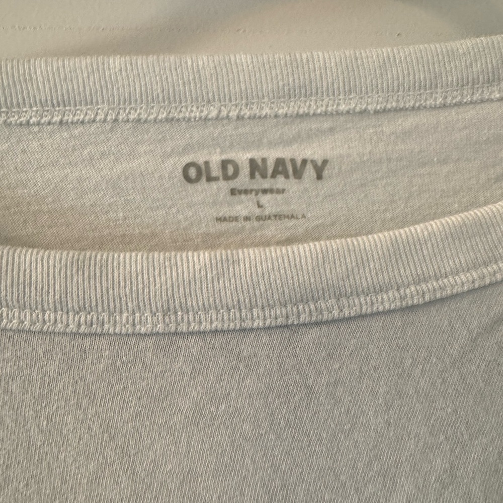 Old Navy Classic floral Tee - Picture 2 of 2